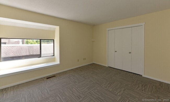 Building Photo - 186 Heritage Vlg