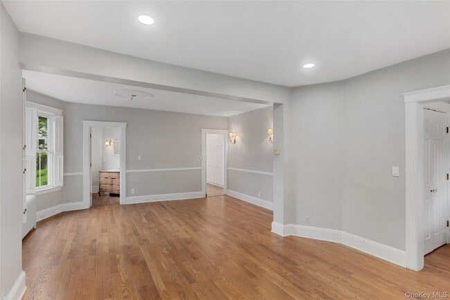 Building Photo - 33 Meadow Pl