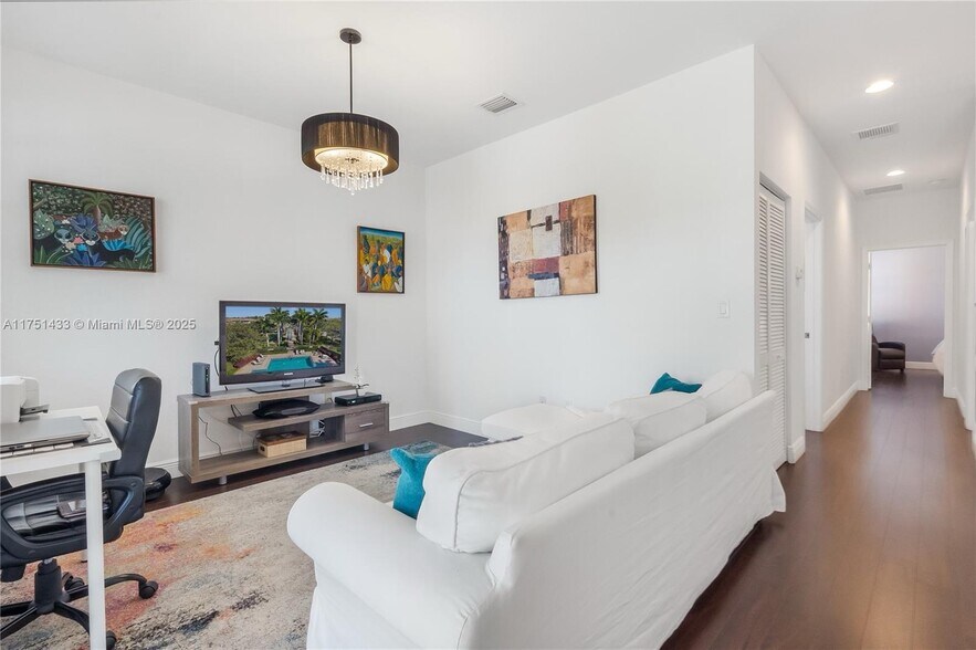Building Photo - 1119 SW 147th Ave