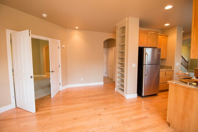 Building Photo - Beautiful Home in Historic Jacksonville