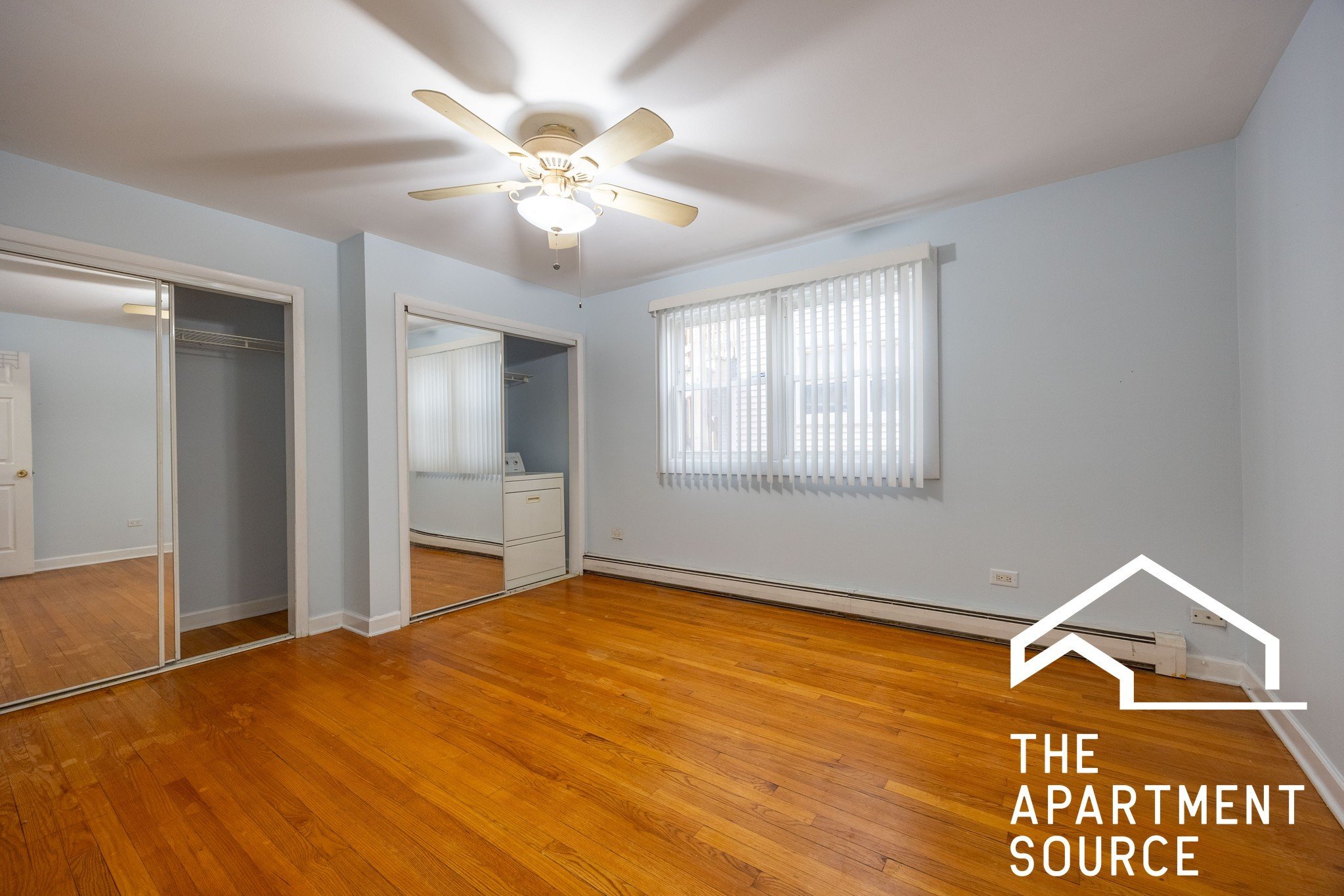 Building Photo - 1643 W Sherwin Ave