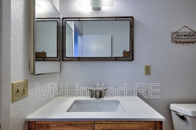 Building Photo - 37339 Buckskin Cir