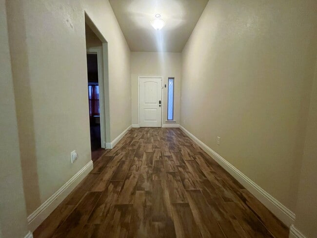 Building Photo - One-Of-A-Kind Beauty Nestled In Milwaukee Ridge!