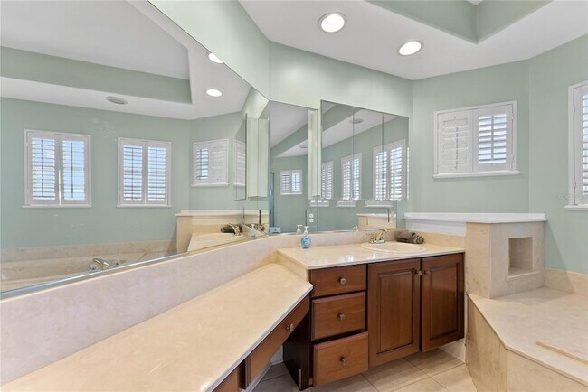 Building Photo - 3020 Gulf of Mexico Dr