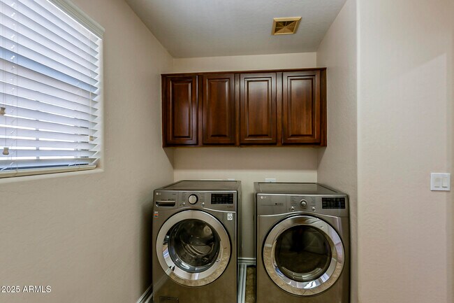 Building Photo - 4592 E Gleneagle Dr