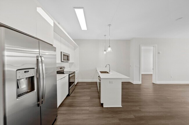 Building Photo - 121 34th St