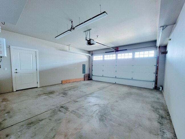 Building Photo - Luxurious and spacious 3 bed home in Manette