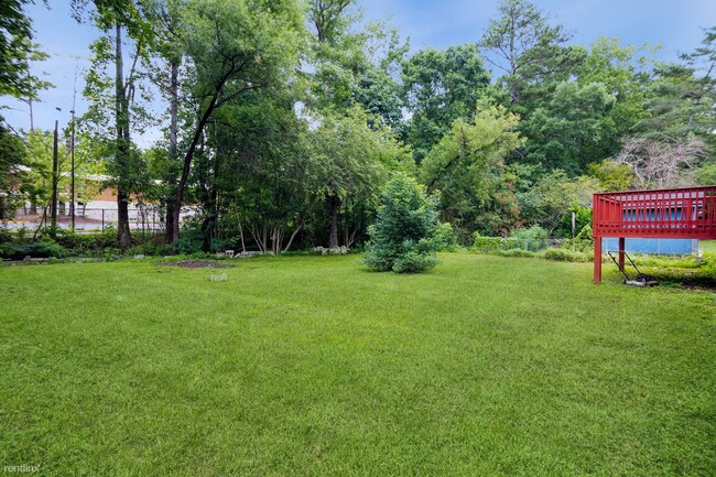 Building Photo - 3 br, 2.5 bath House - 2817 Carriage Lane