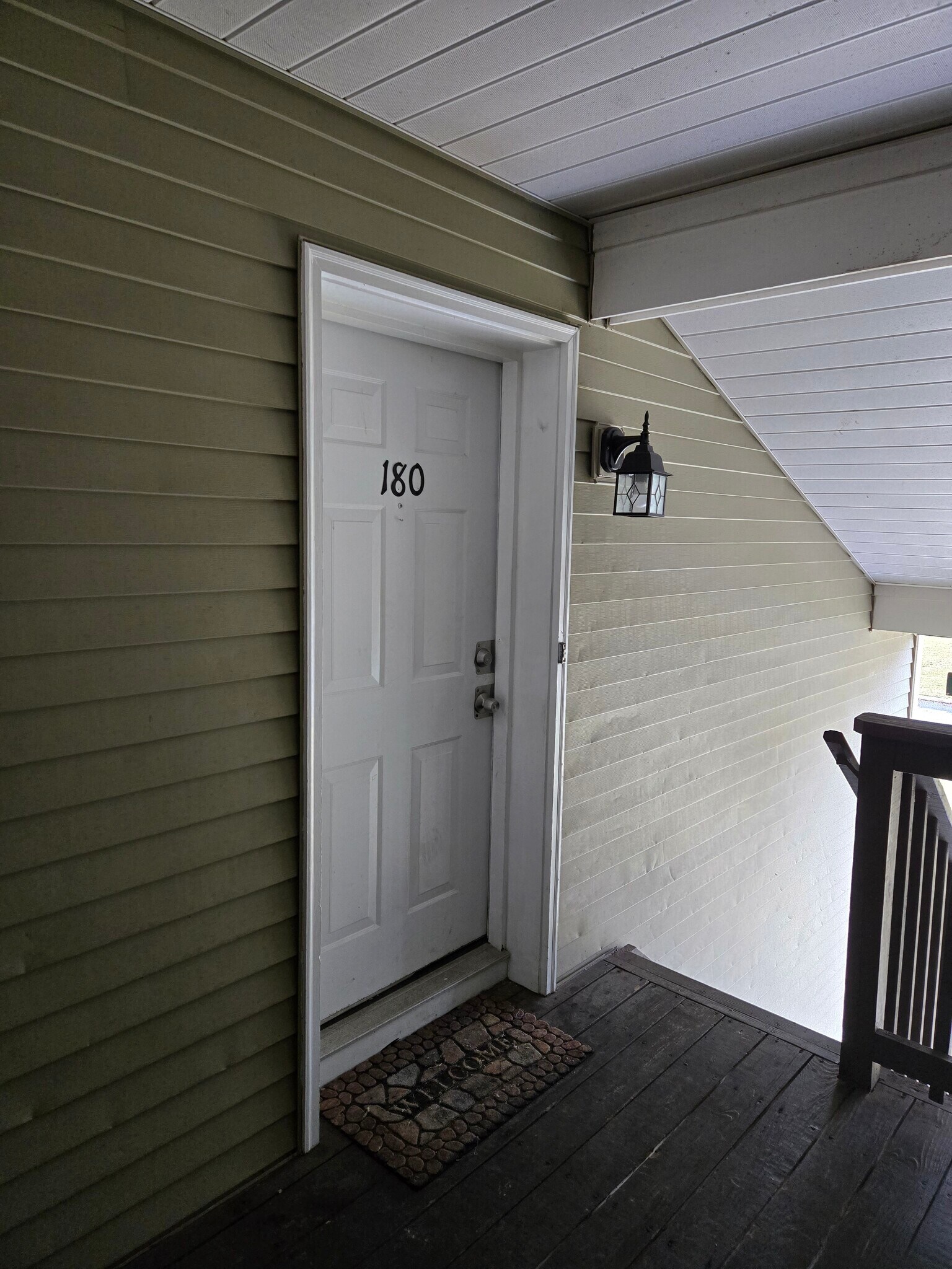 Covered Entrance - 180 Kenwood Dr