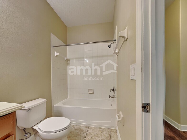 Building Photo - 13343 Graham Yarden Dr
