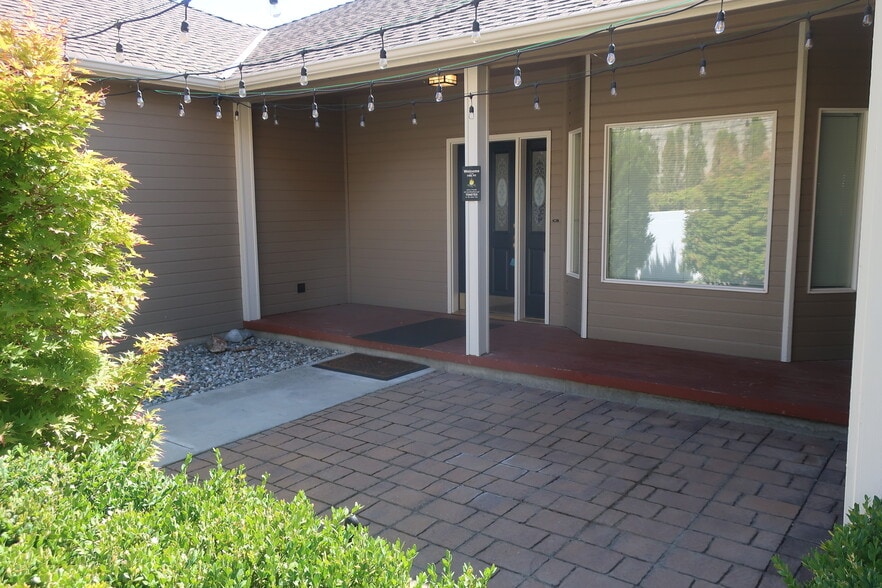 Building Photo - 466 Lower Daniels Dr