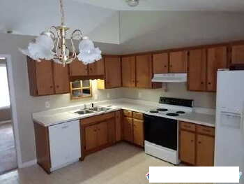 Building Photo - 805 Poplartree Ct