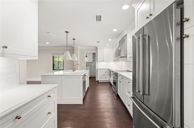 Building Photo - 648 Fitzwalter Dr