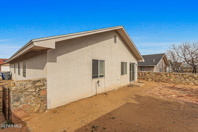 Building Photo - 11764 Balladeer Ave