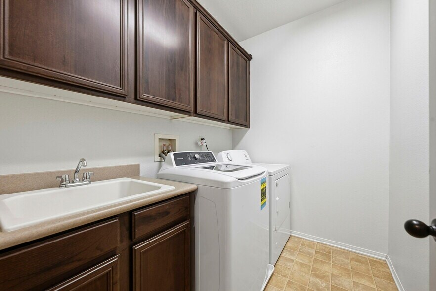 Building Photo - 31853 Red Pine Way