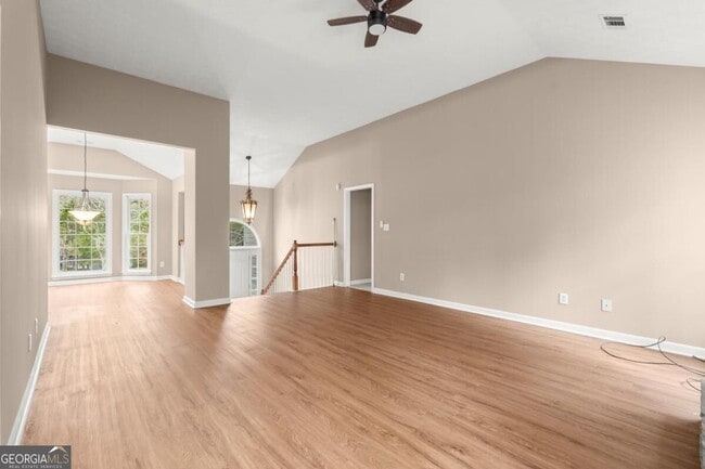 Building Photo - 16 Valleyside Dr