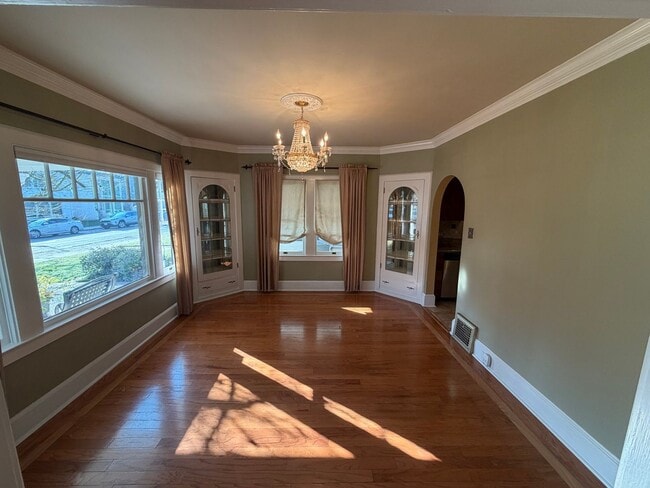 Building Photo - East Sacramento Home | 3 bedroom / 2 bathroom |1 bedroom 1 bath ADU | Available Now!