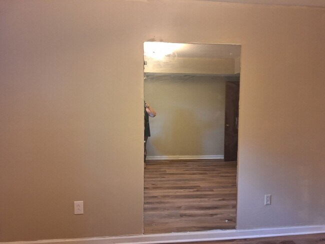 Building Photo - Basement Rancher located in Farragut