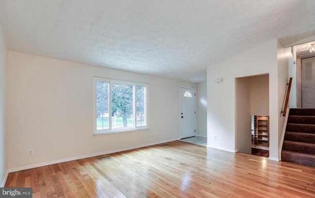 Building Photo - 2320 Ironwood Dr