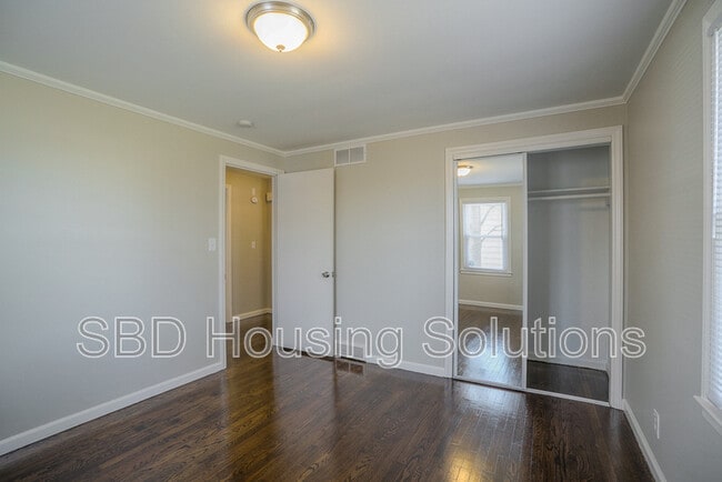 Building Photo - 8008 E 99 Terrace