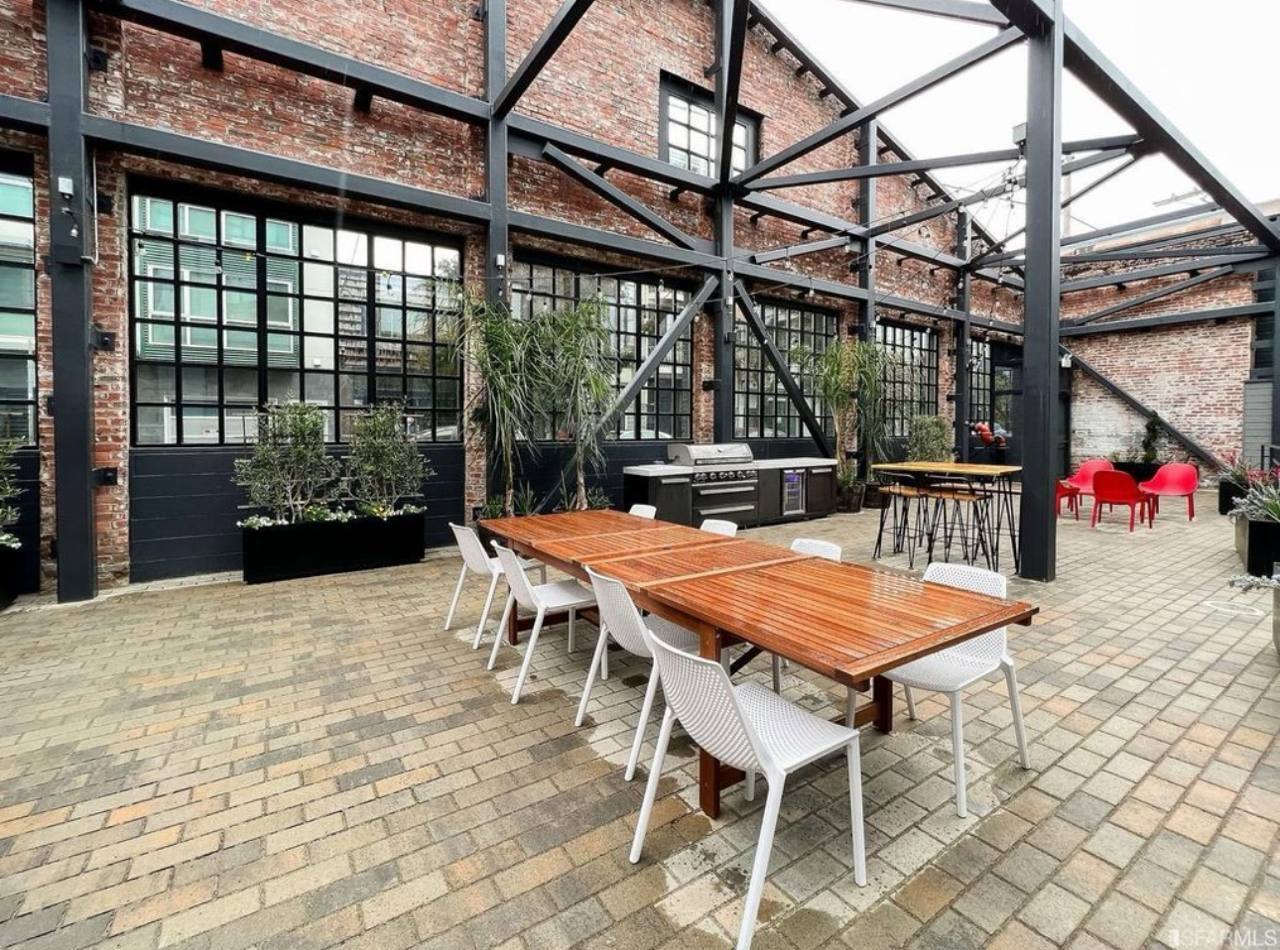 Building Photo - 230 7th St