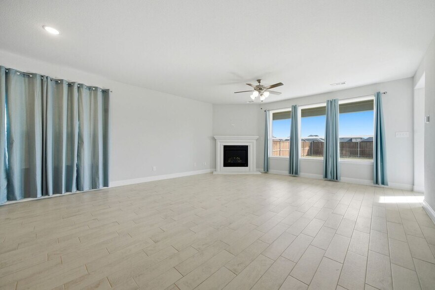 Building Photo - 500 Portina Dr