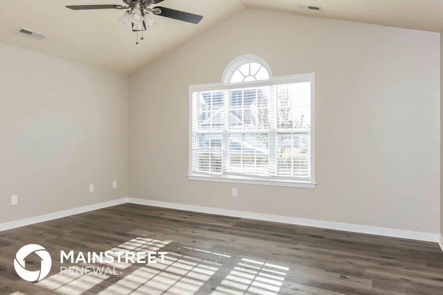 Building Photo - 205 Shore Pine Dr