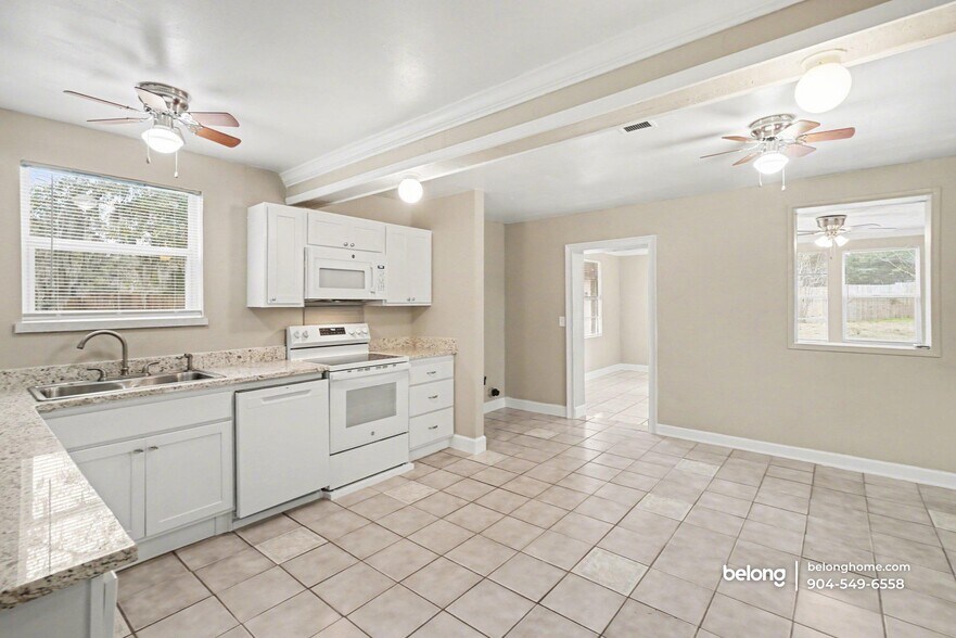 Building Photo - 3445 Soutel Dr