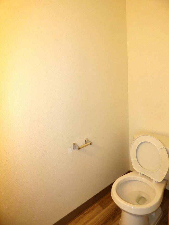 Building Photo - Rent Special: 1/2 Off February's - 3 Bed 2.5 Bath Duplex in Monmouth