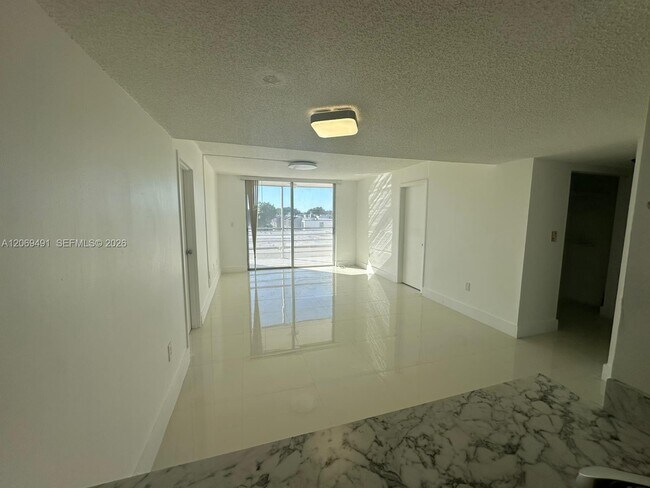 Building Photo - 14170 SW 84th St