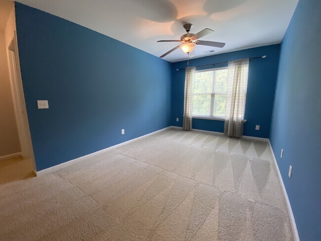 Building Photo - Spacious Home on a Corner Lot in Heritage New Riverside!