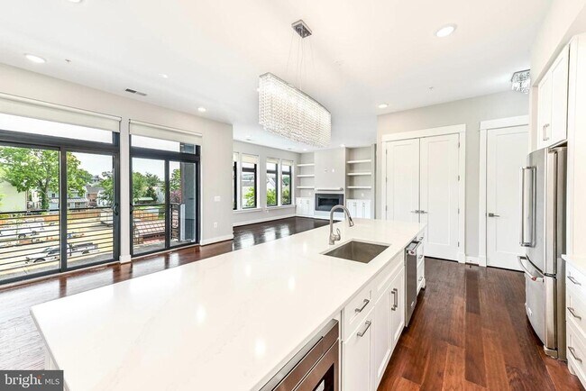 Building Photo - 2 Stationmaster St SE