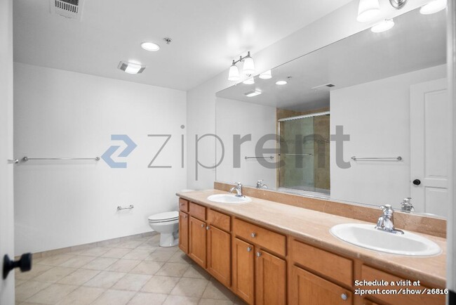 Building Photo - 1310 Creekside Dr