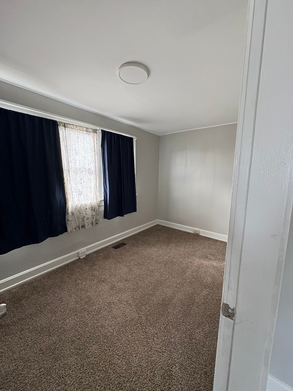 Building Photo - 1262 E 20th Ave