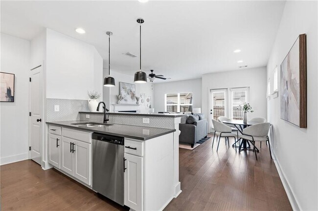 Building Photo - 1883 Plainsboro Dr