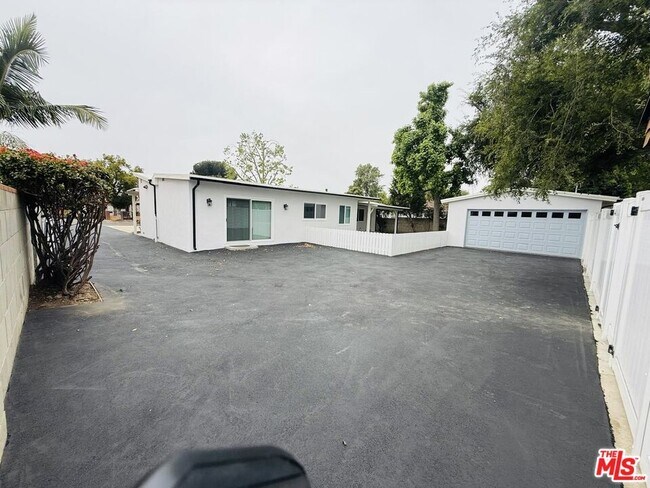 Building Photo - 13411 Wingo St