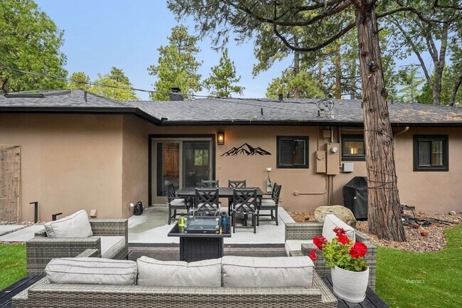 Building Photo - 25340 Marion Ridge Dr