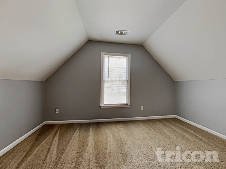 Building Photo - 2674 Calumet Farm Ln