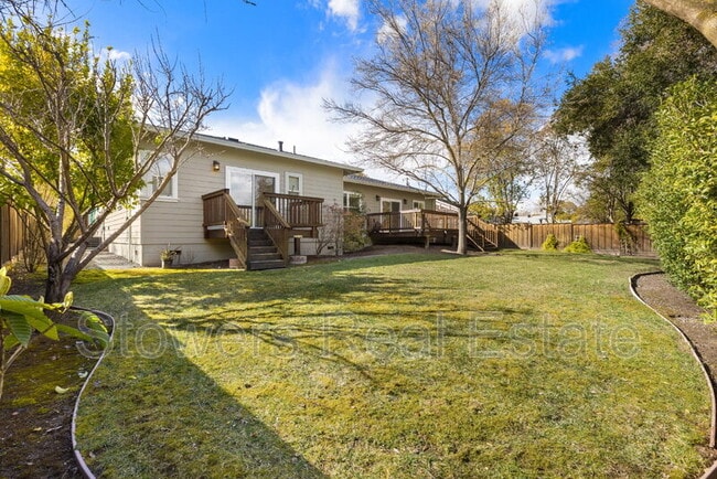 Building Photo - 235 Pleasant View Dr