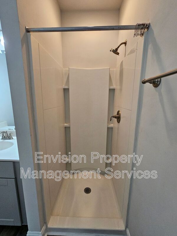 Building Photo - 2190 Miranda Dr