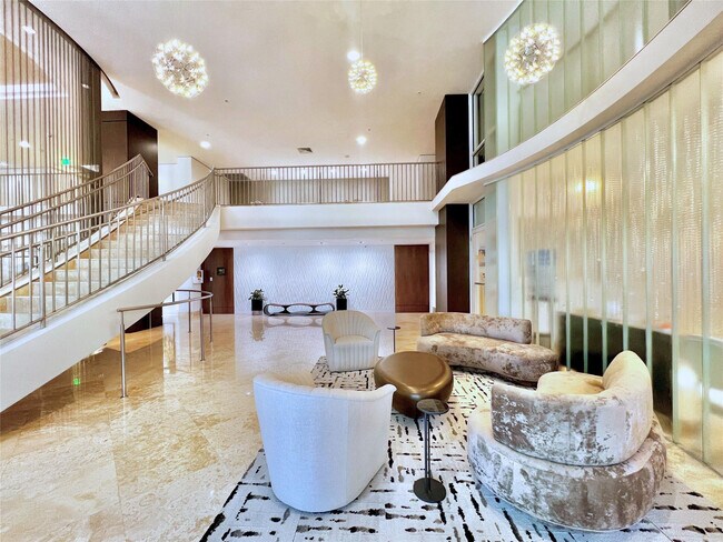 Building Photo - 511 SE 5 Ave