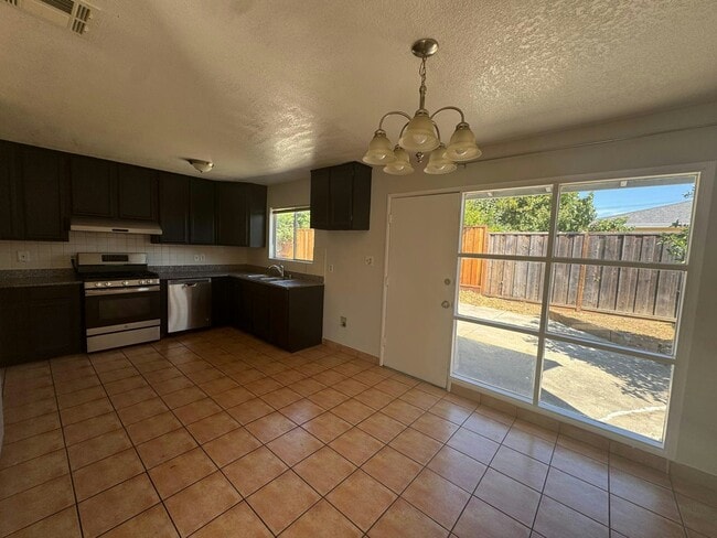 Building Photo - 4571 Alhambra Dr