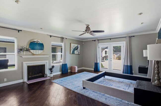 Building Photo - FULLY FURNISHED EXECUTIVE PHOENIX COUNTRY CLUB HOME IN GATED COMMUNITY
