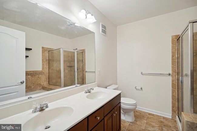 Building Photo - 22936 Spicebush Dr