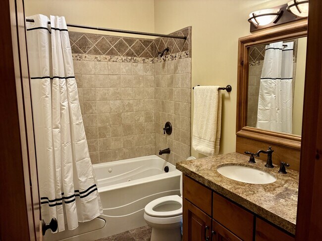 Building Photo - 10381 Reynold Way
