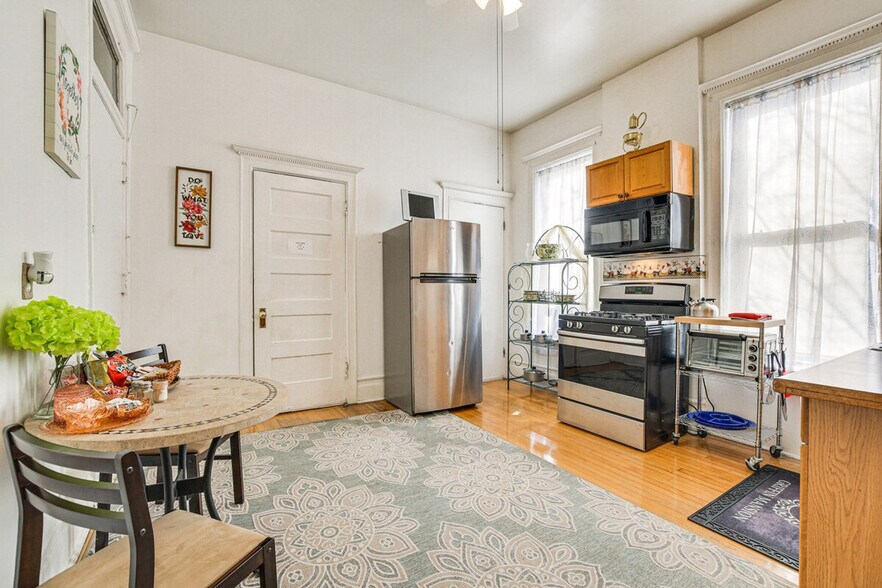 Building Photo - 3461 W Adams St