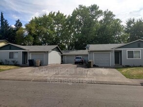 Building Photo - 1708 Del Rio Ave SE