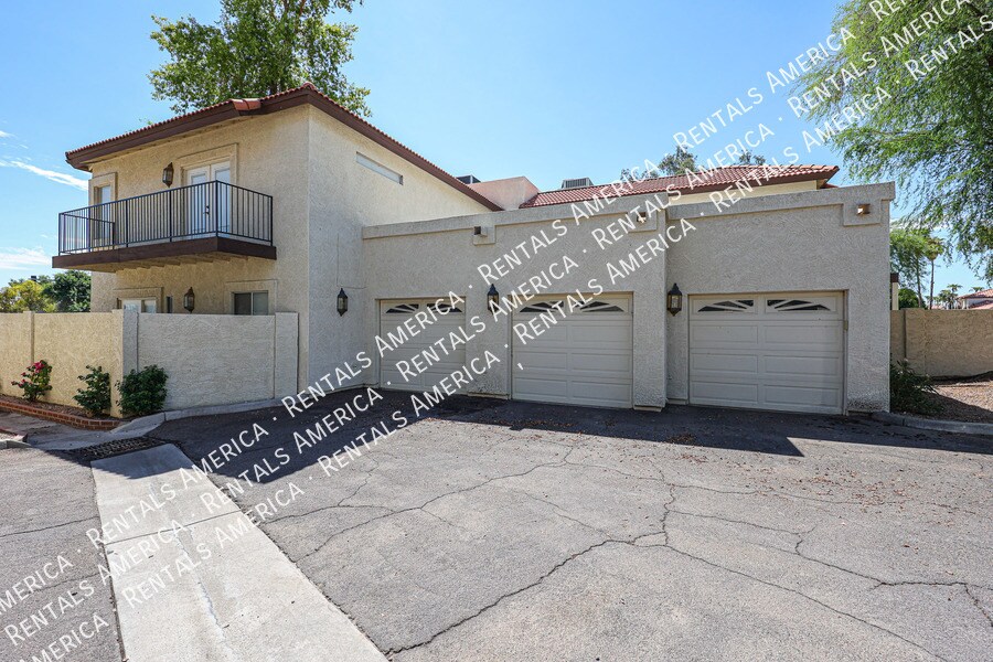 Building Photo - 8849 S 51st St