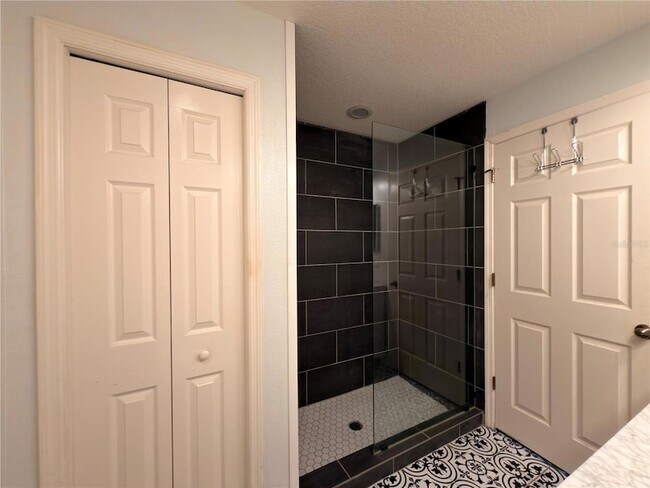 Building Photo - 5806 Oak Mill Terrace