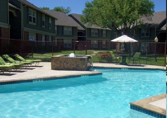 Pool - Arbors Of Corsicana